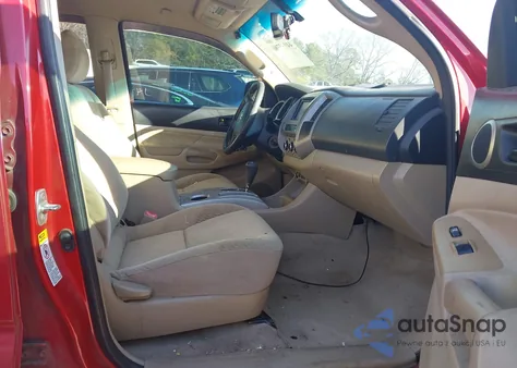 2011 Toyota Tacoma Base V6 z USA, uszkodzony, nr VIN 3TMLU4ENXBM068836